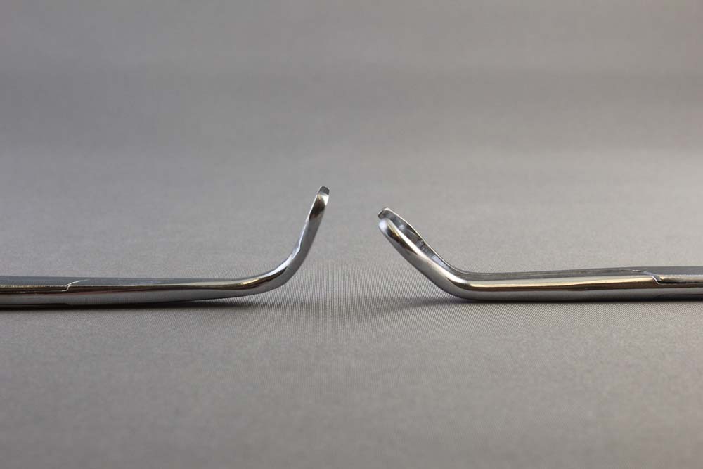 HR4-672 Vial Clamp Curved 110°/70° (left) and HR4-671 Vial Clamp Curved 45°/135° (right) Hampton蛋白结晶试剂盒Vial Clamp™ – Curved/HR4-671/HR4-672